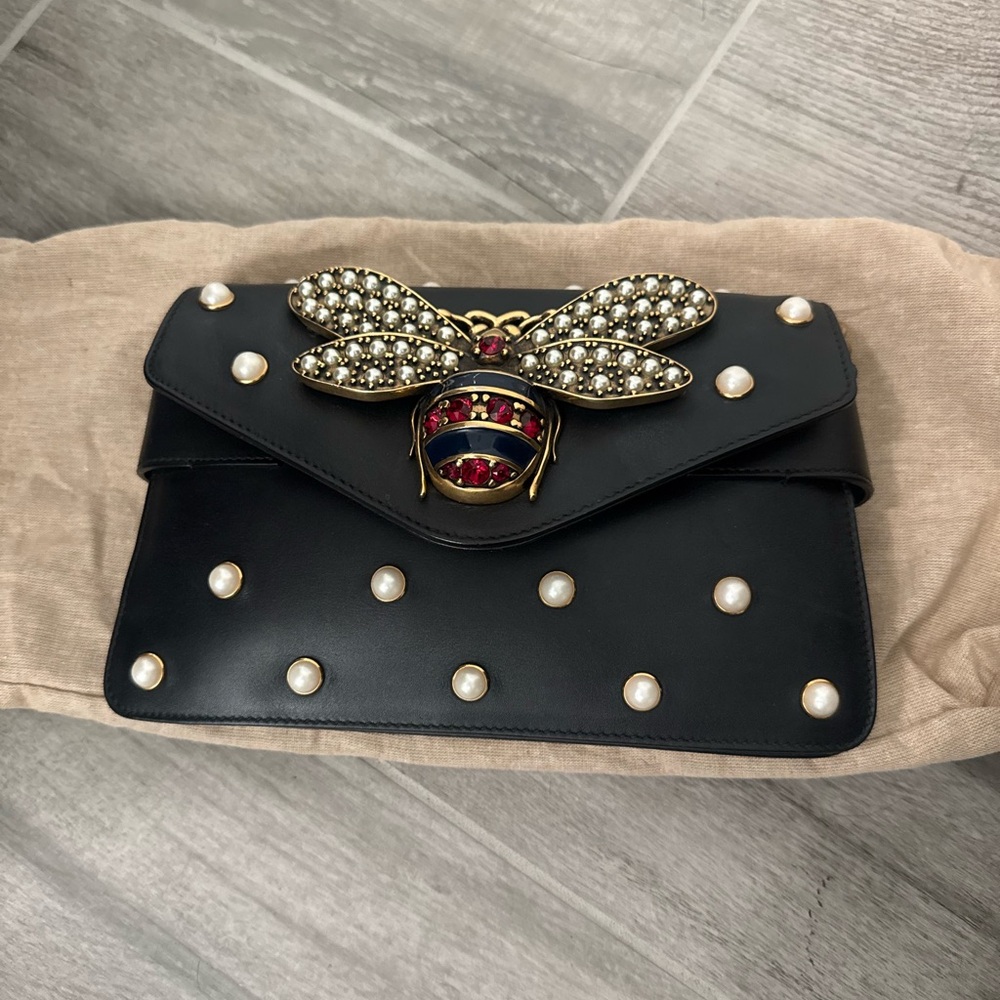 Gucci Bee with pearls